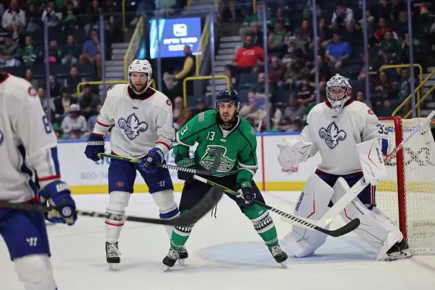 Florida Everblades forward Craig Needham vs. the Trois-Rivières Lions