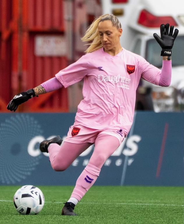 Calgary Wild FC goalkeeper Stephanie Bukovec