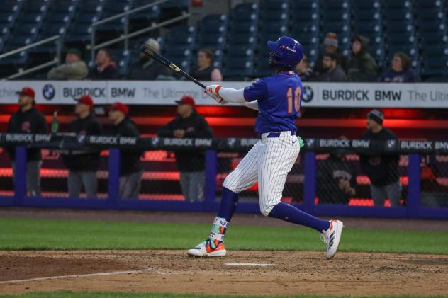 Ronny Mauricio of the Syracuse Mets homers
