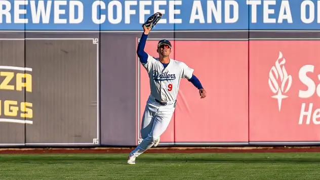 Chris Newell catches a fly ball for the Tulsa Drillers