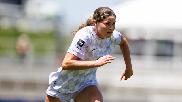 Racing Louisville forward Emma Sears
