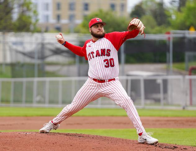 Ottawa Titans pitcher Shane Gray