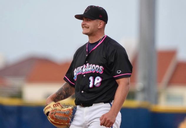 Pensacola Blue Wahoos pitcher Robby Snelling