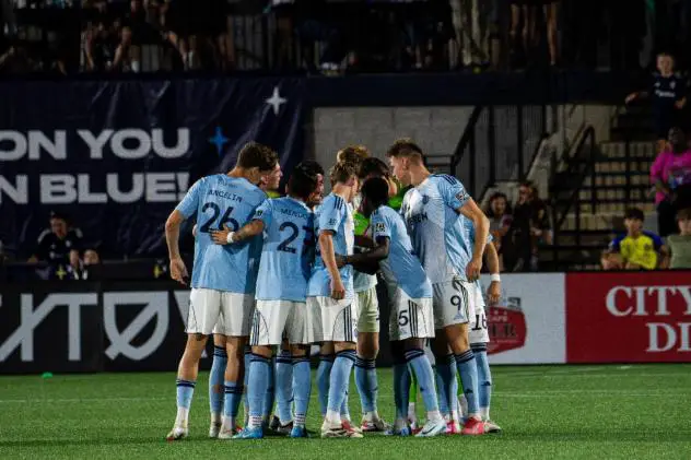 Chattanooga FC huddle