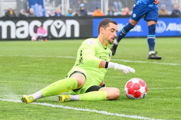 Atlético Ottawa goalkeeper Nathan Ingham