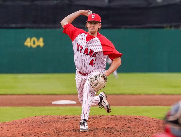 Ottawa Titans pitcher Billy Duby