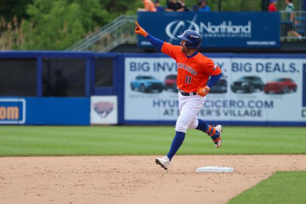 Donovan Walton of the Syracuse Mets rounds the bases