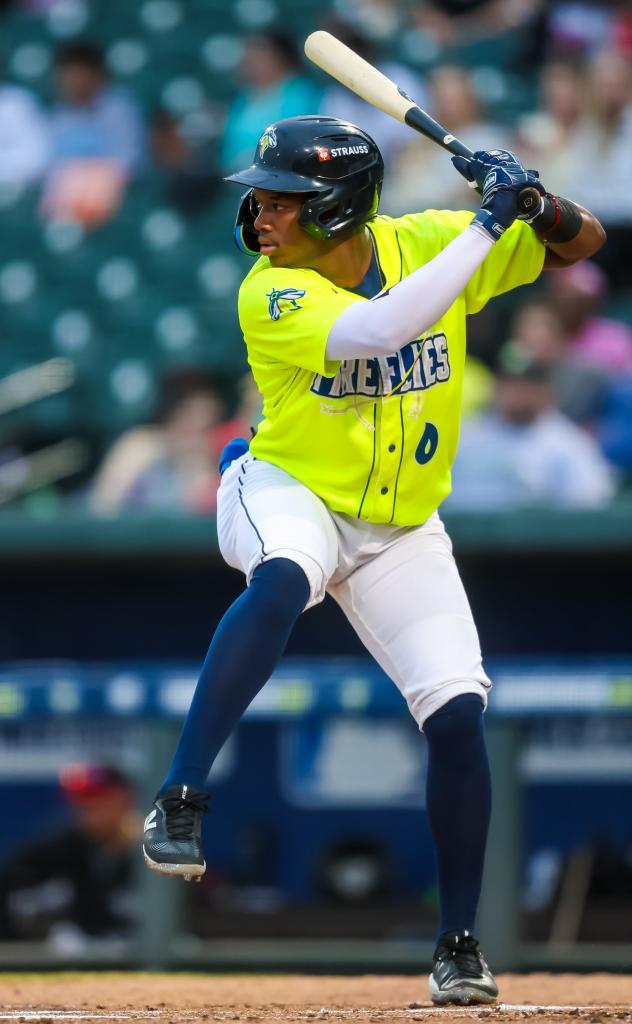 Derlin Figueroa at bat for the Columbia Fireflies