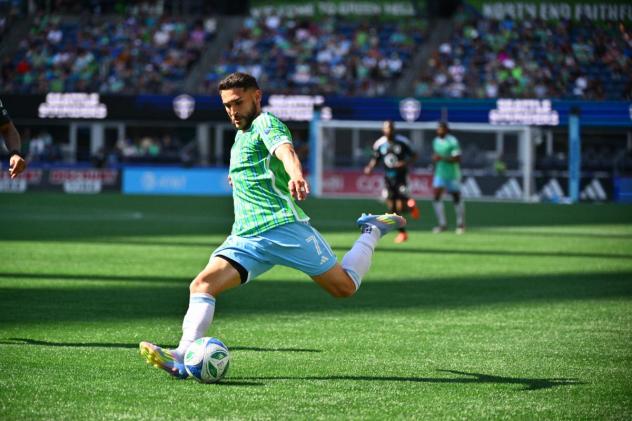 Sounders FC midfielder Cristian Roldan
