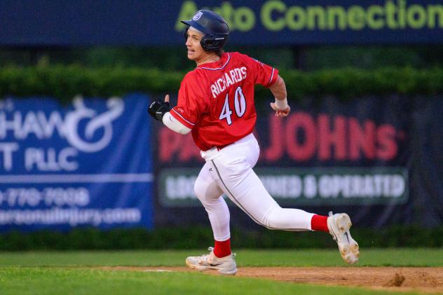 Liam Richards of the St. Cloud Rox on the basepaths