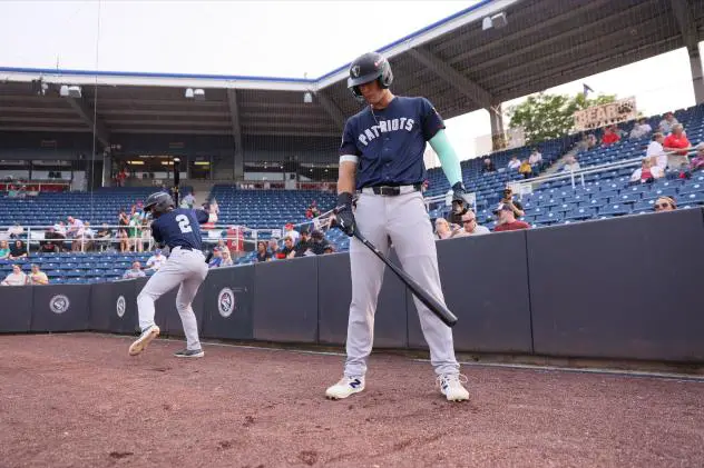 Spencer Jones of the Somerset Patriots warms up