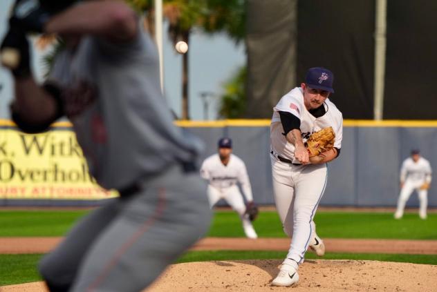 Pensacola Blue Wahoos on the mound