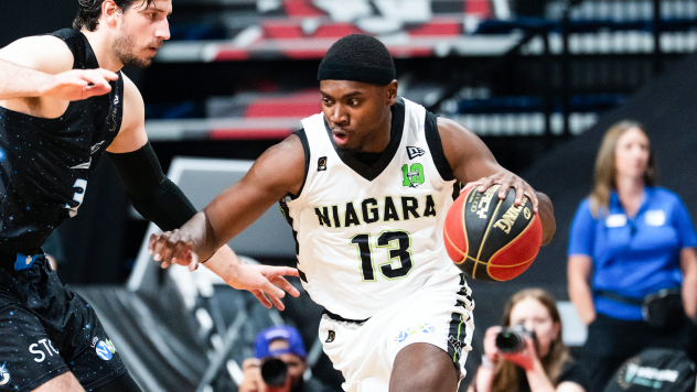 Niagara River Lions in action