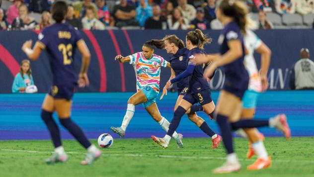 San Diego Wave FC battles the Seattle Reign FC