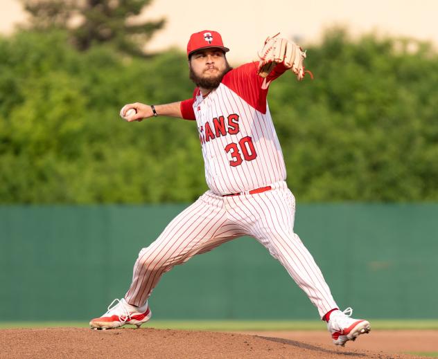 Ottawa Titans pitcher Shane Gray