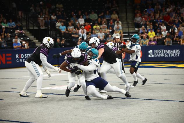 Massachusetts Pirates defense stops Fishers Freight