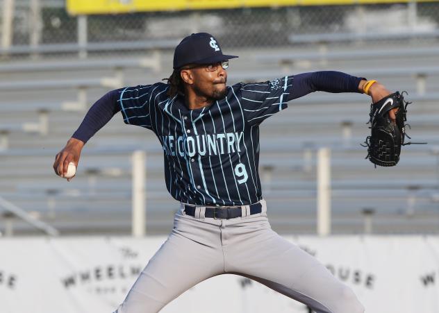 Lake Country DockHounds pitcher Kelvan Pilot