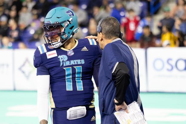 Massachusetts Pirates quarterback Kenji Bahar