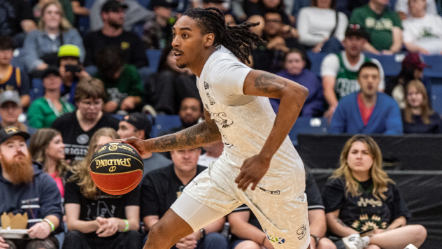 Scarborough Shooting Stars' Donovan Williams in action