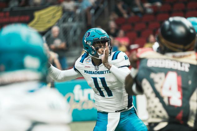 Massachusetts Pirates quarterback Kenji Bahar