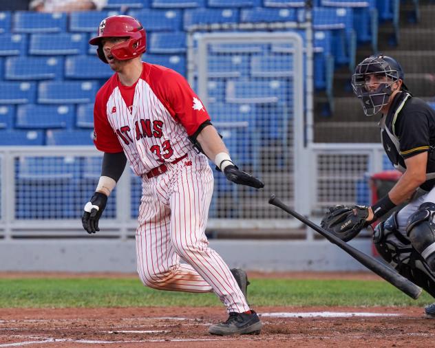 Ottawa Titans catcher Victor Cerny