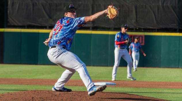 Hickory Crawdads' Garrett Horn on the mound