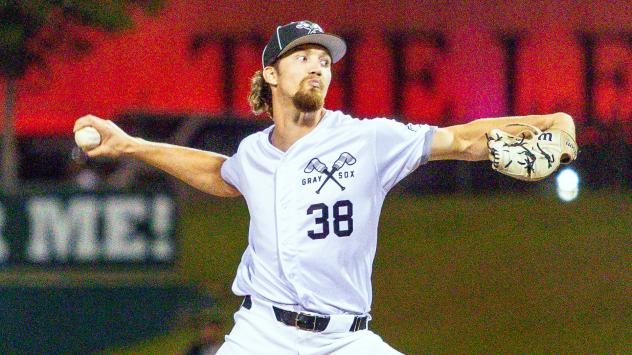 Montgomery Biscuits pitcher Derrick Edington