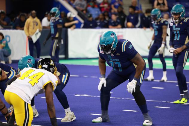 Massachusetts Pirates offensive lineman Navaughn Donaldson vs. the Tulsa Oilers
