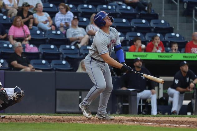 Jakson Reetz at bat for the Syracuse Mets