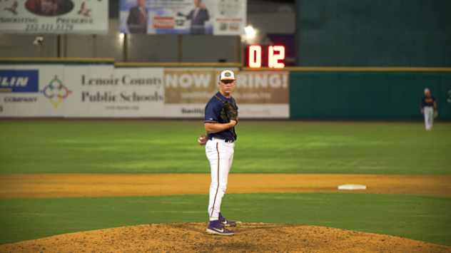 Down East Bird Dawgs on the pitching mound