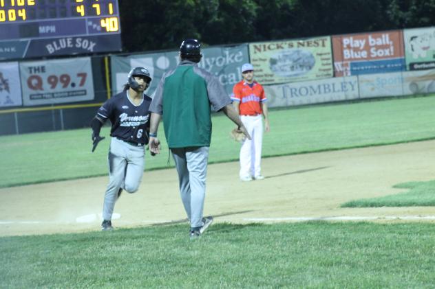 Vermont Mountaineers' Jaylen Hernandez and Kameron Hartenstein on game night