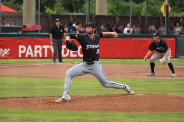 Pensacola Blue Wahoos pitcher Thomas White