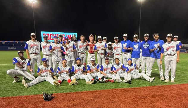 Green Bay Rockers pose after a win