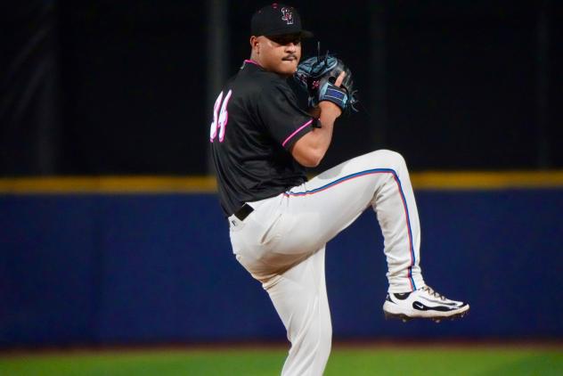 Pensacola Blue Wahoos pitcher Luis Palacios