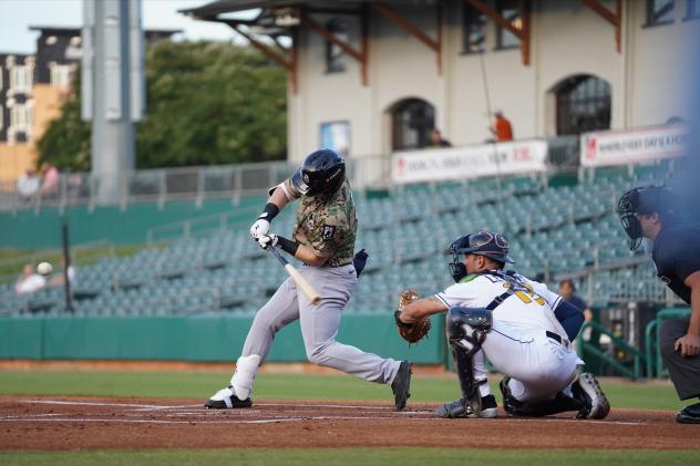 Biloxi Shuckers third baseman Mike Boeve