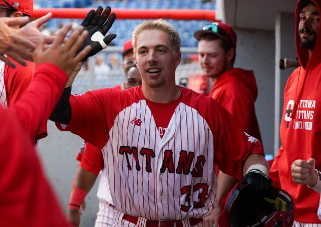 Ottawa Titans catcher Victor Cerny