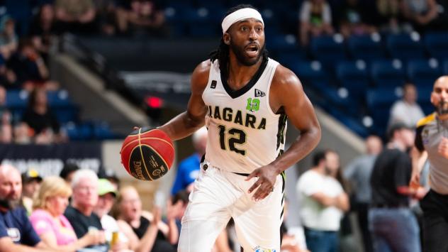 Niagara River Lions in action