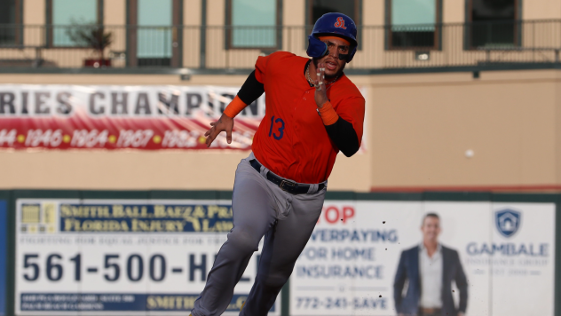 St. Lucie Mets catcher Vincent Perozo motors around the bases