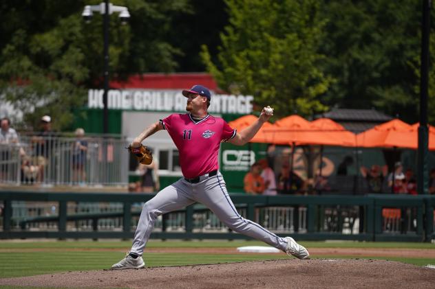 Pensacola Blue Wahoos pitcher Dax Fulton