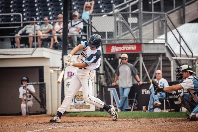 TP Wentworth at bat for the Fond du Lac Dock Spiders