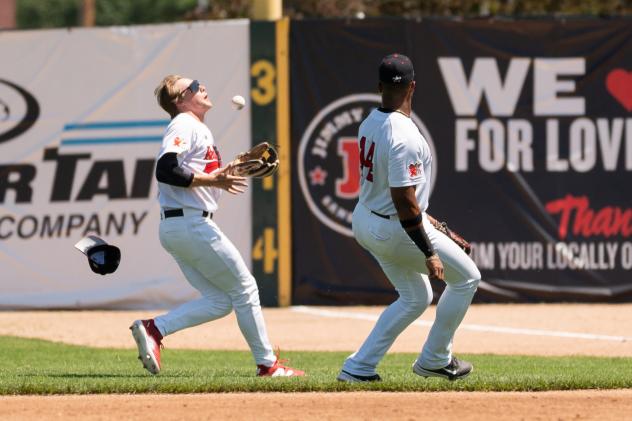 Fargo-Moorhead RedHawks try to make a play in the field