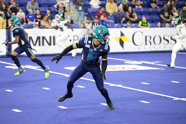 Massachusetts Pirates defensive back Destin Mack