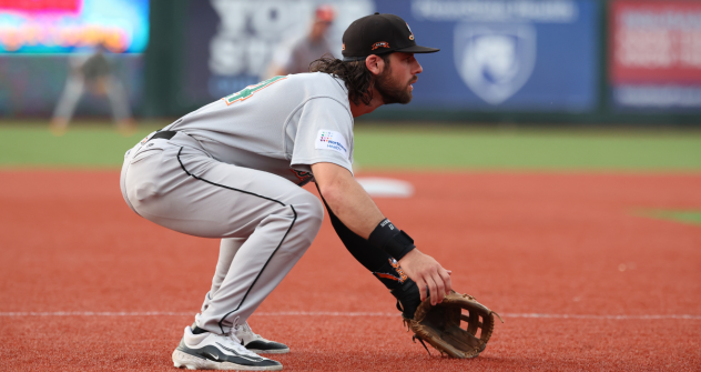 Long Island Ducks third baseman Troy Viola
