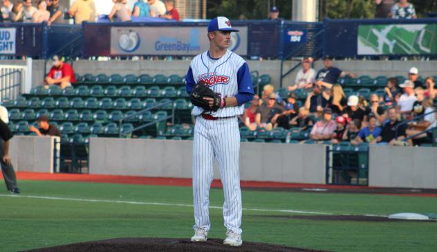 Green Bay Rockers pitcher Cole Linton