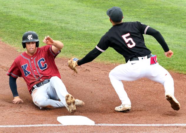 Micah Pries of the Kansas City Monarchs slides into third