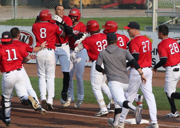 Sioux City Explorers celebrate a walk off win