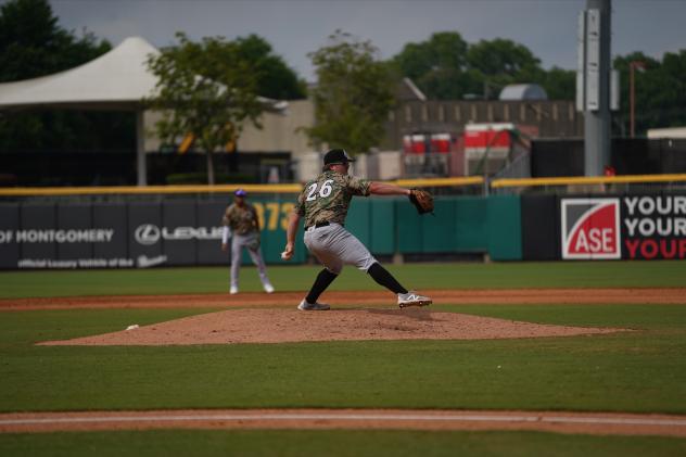 Biloxi Shuckers pitcher Nate Peterson