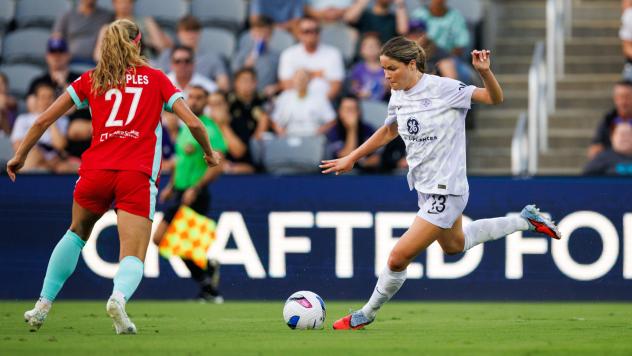 Racing Louisville FC's Elexa Bahr and Kansas City Current's Kayla Sharples in action