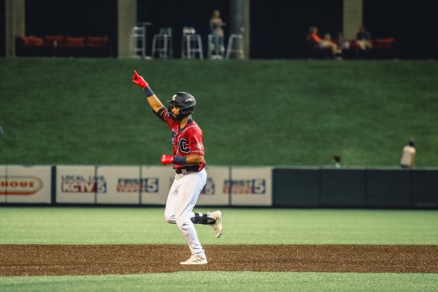 Yoyner Fajardo of the Kansas City Monarchs rounds the bases