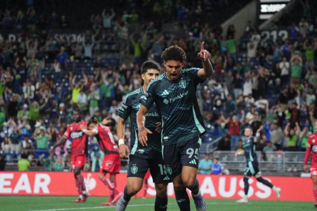 Sounders FC forward Osaze De Rosario